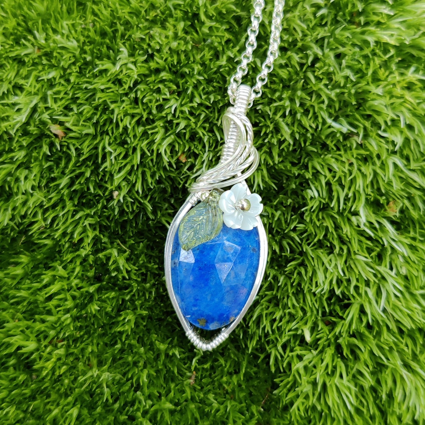 Lapis Lazuli with flower in Sterling Silver Pendant Necklace