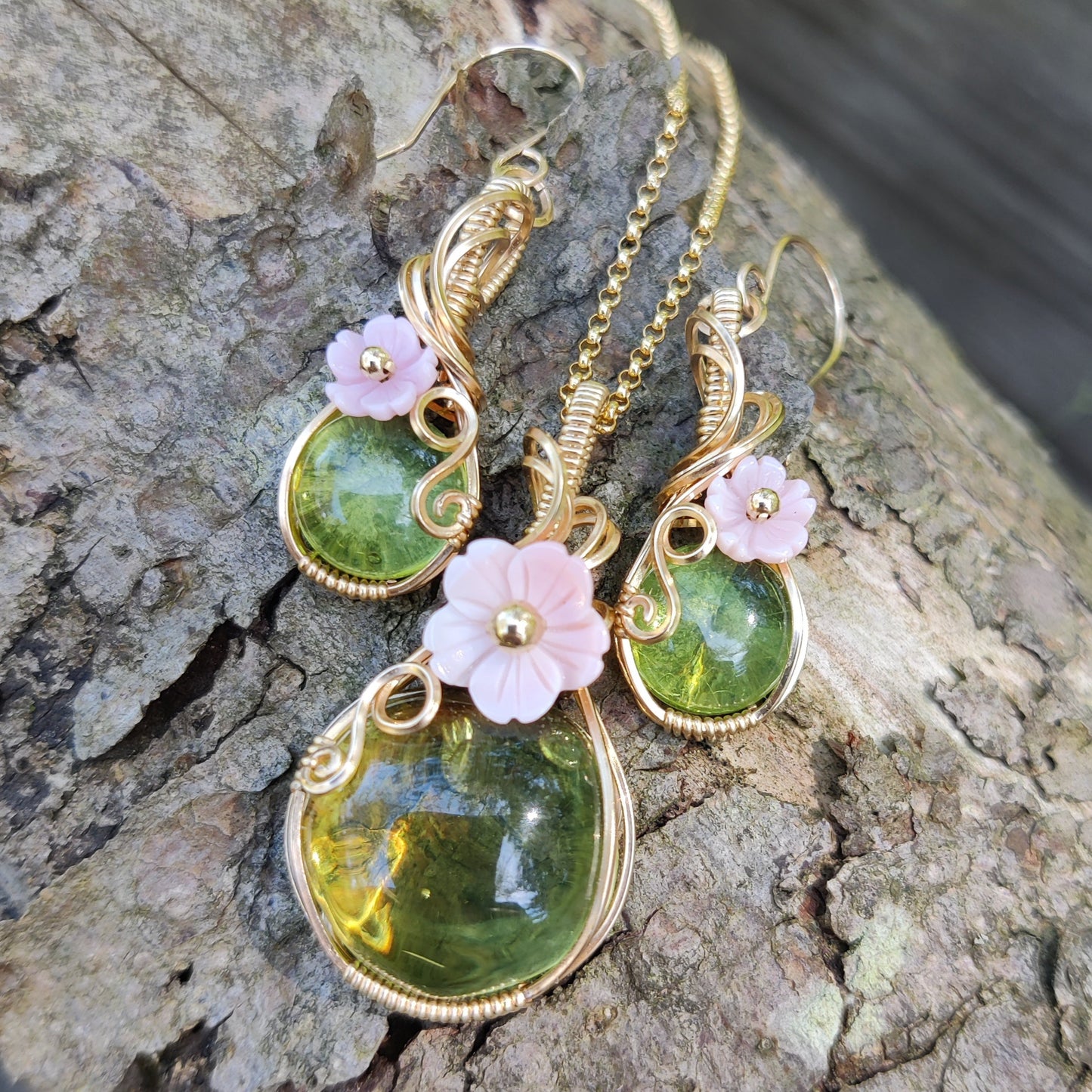 Apple Blossom Caribbean Green Amber in 14k Gold Fill Necklace and Earrings Set