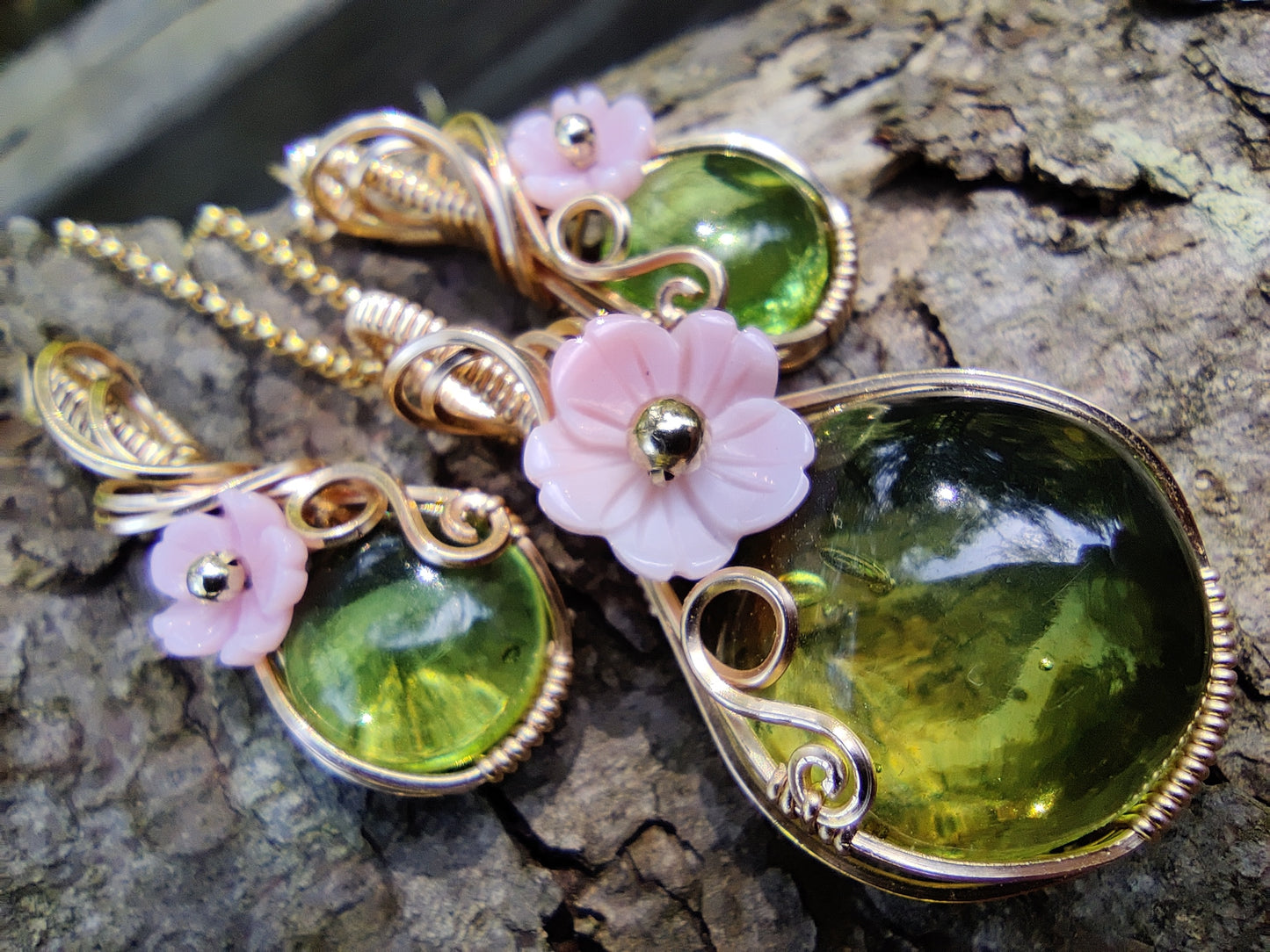 Apple Blossom Caribbean Green Amber in 14k Gold Fill Necklace and Earrings Set