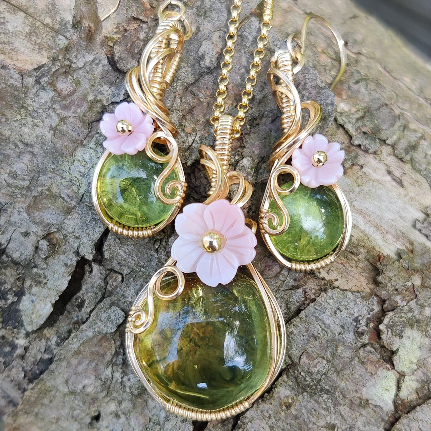 Apple Blossom Caribbean Green Amber in 14k Gold Fill Necklace and Earrings Set