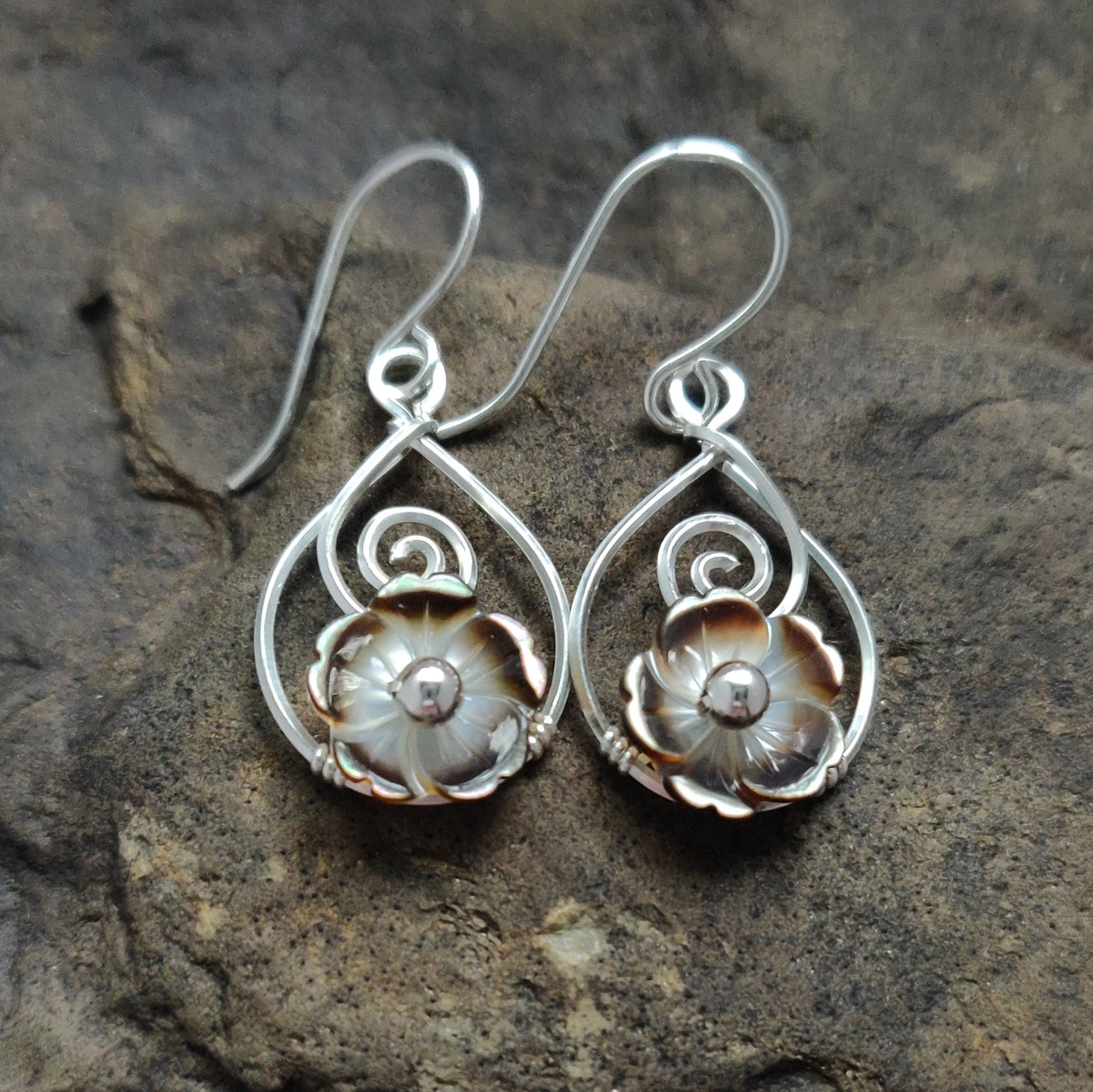 Coriolis Earrings in Sterling Silver with Black Mother of Pearl Flowers