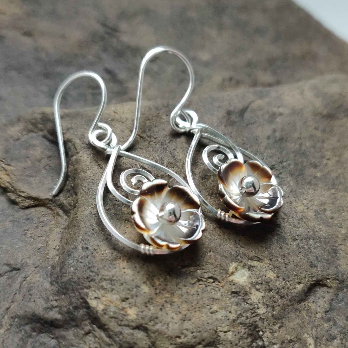 Coriolis Earrings in Sterling Silver with Black Mother of Pearl Flowers