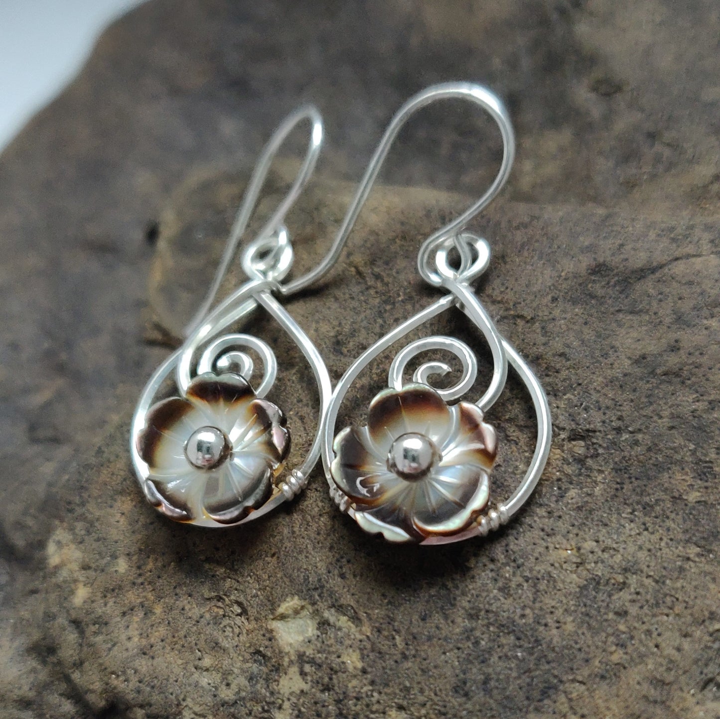 Coriolis Earrings in Sterling Silver with Black Mother of Pearl Flowers